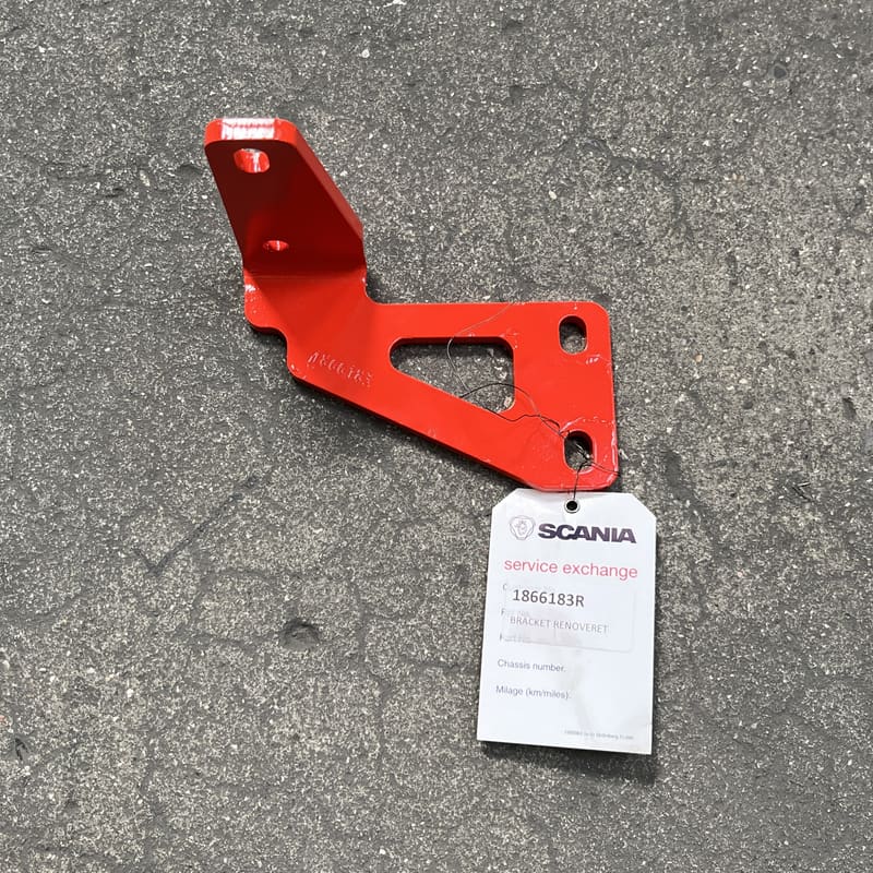 BRACKET DI9 /13 1866183R