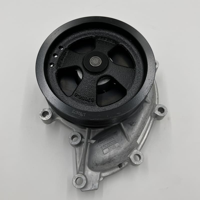 NEW WATER PUMP 1896752