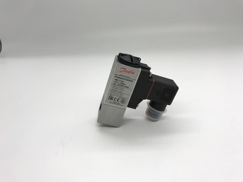 PRESSURE SWITCH 2423120