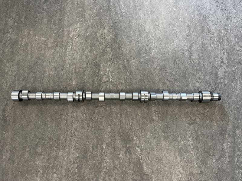 CAMSHAFT 325645