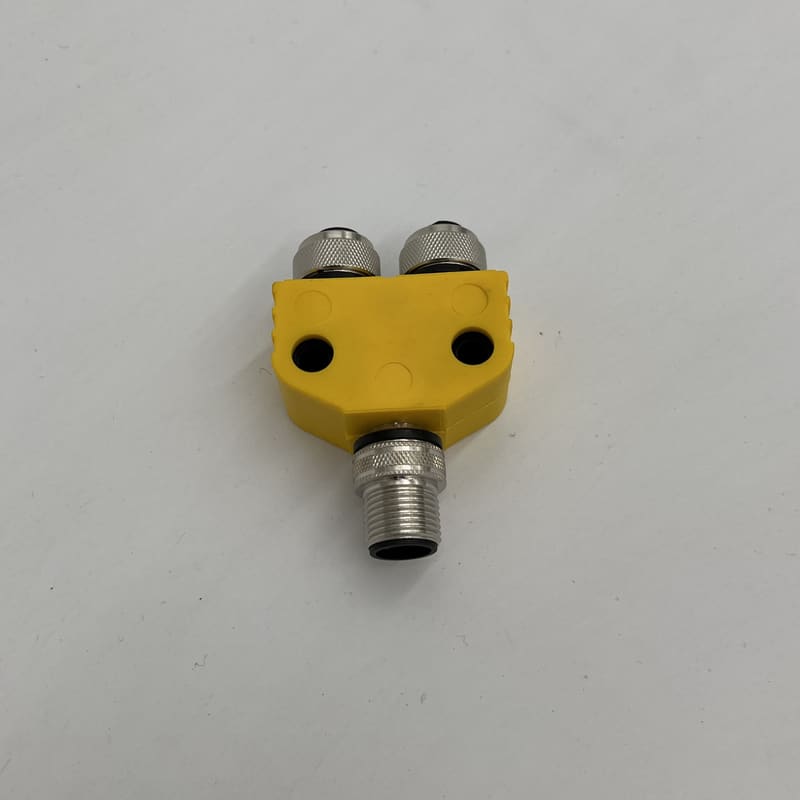 1023640 T connector TD811800